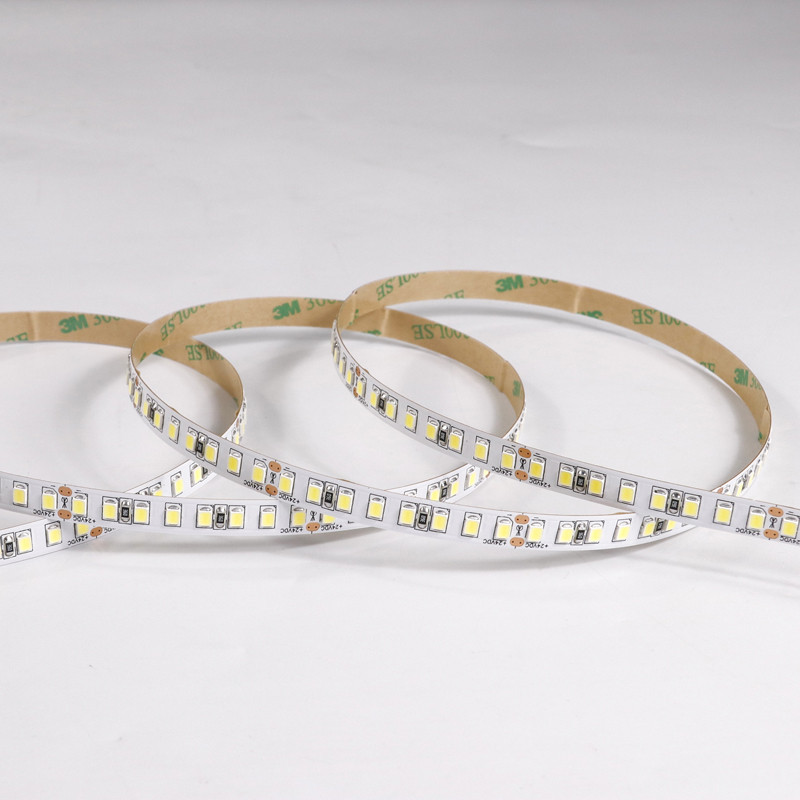 Ruban led Ultrabasse consommation 128 leds/m 4000 Lumens/m Non étanche