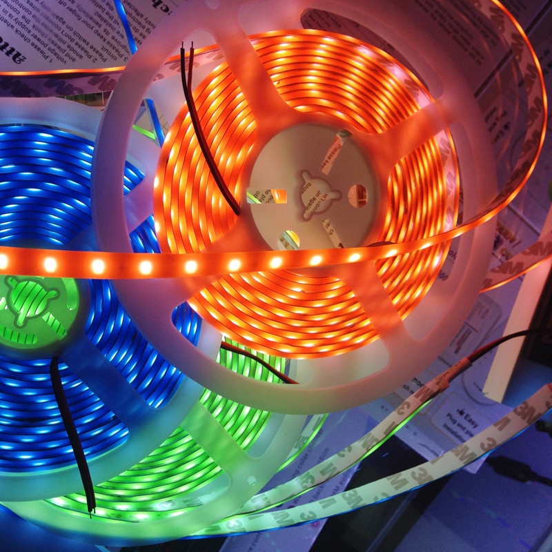 RGB-LED-Streifen 5 M, 300 LEDs, 45 W – Dimmbar, Mit Fernbedienung & Netzteil, IP20, Für Innen-Deko, Teilbar Alle 50 Cm