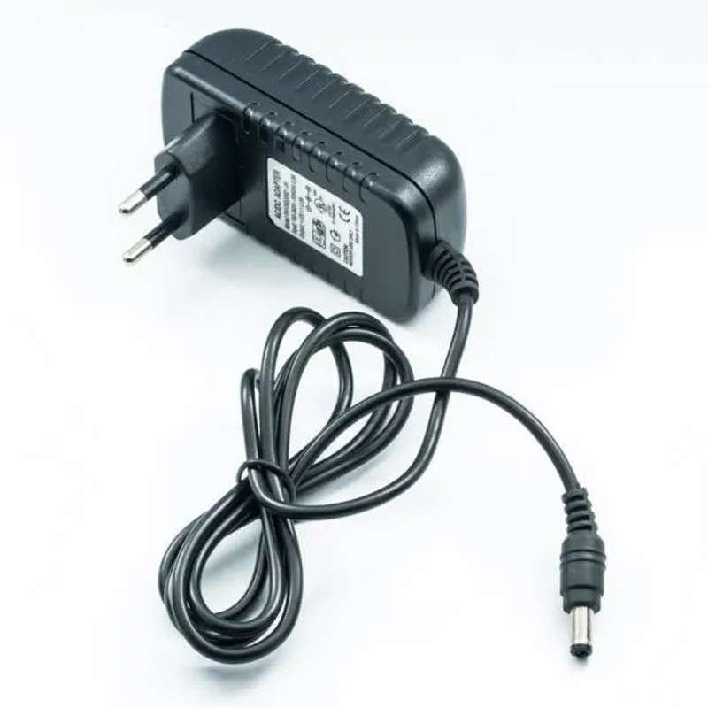 12V 2A 24W Trafo Netzadapter Steckernetzteil Ladegerät für LED Streifen Adapter 